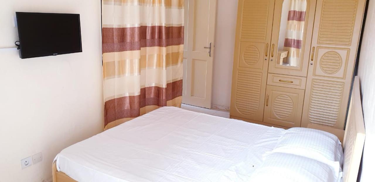 Ferienwohnung Etablissement Dior Silla Dakar Exterior foto